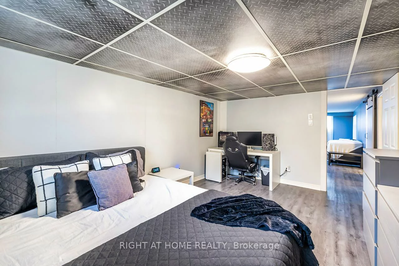 100, Humber Lea, Bolton North, Caledon