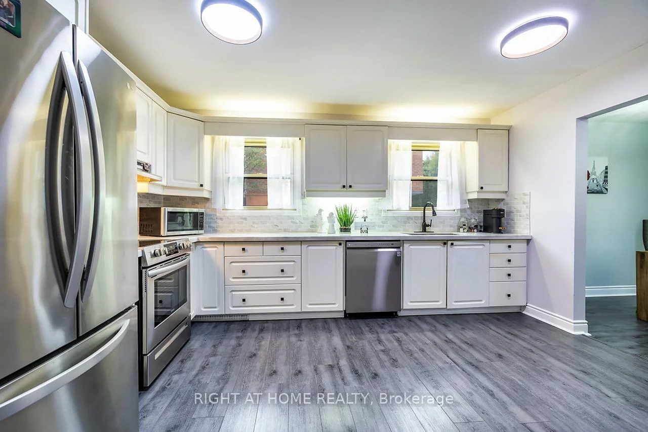 100, Humber Lea, Bolton North, Caledon