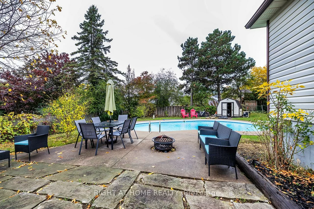 100, Humber Lea, Bolton North, Caledon