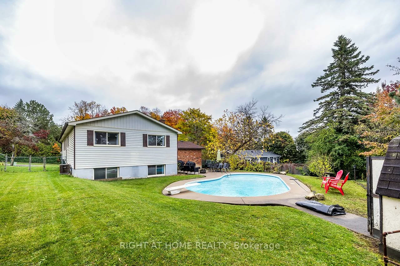 100, Humber Lea, Bolton North, Caledon