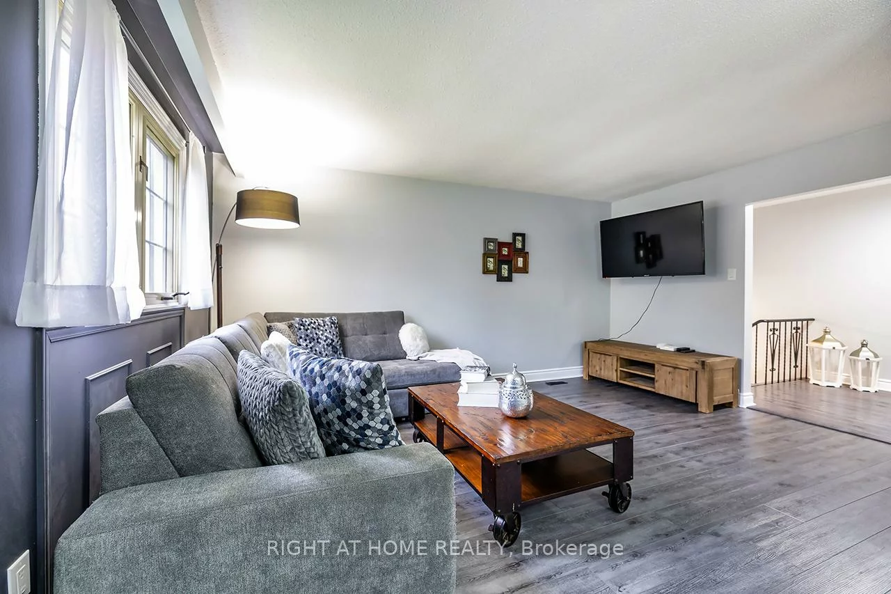 100, Humber Lea, Bolton North, Caledon