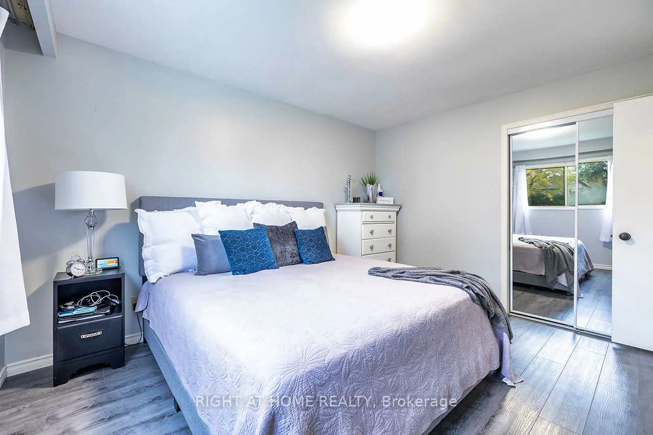 100, Humber Lea, Bolton North, Caledon