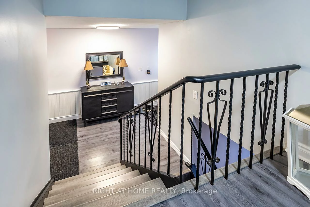 100, Humber Lea, Bolton North, Caledon