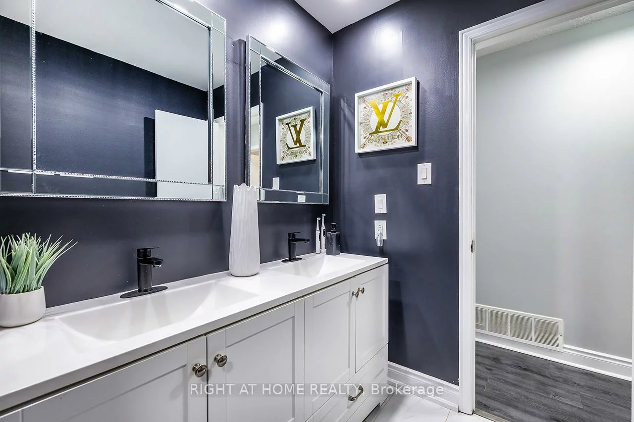 100, Humber Lea, Bolton North, Caledon