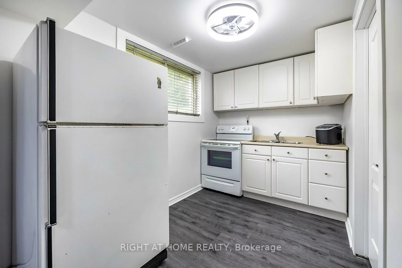 100, Humber Lea, Bolton North, Caledon