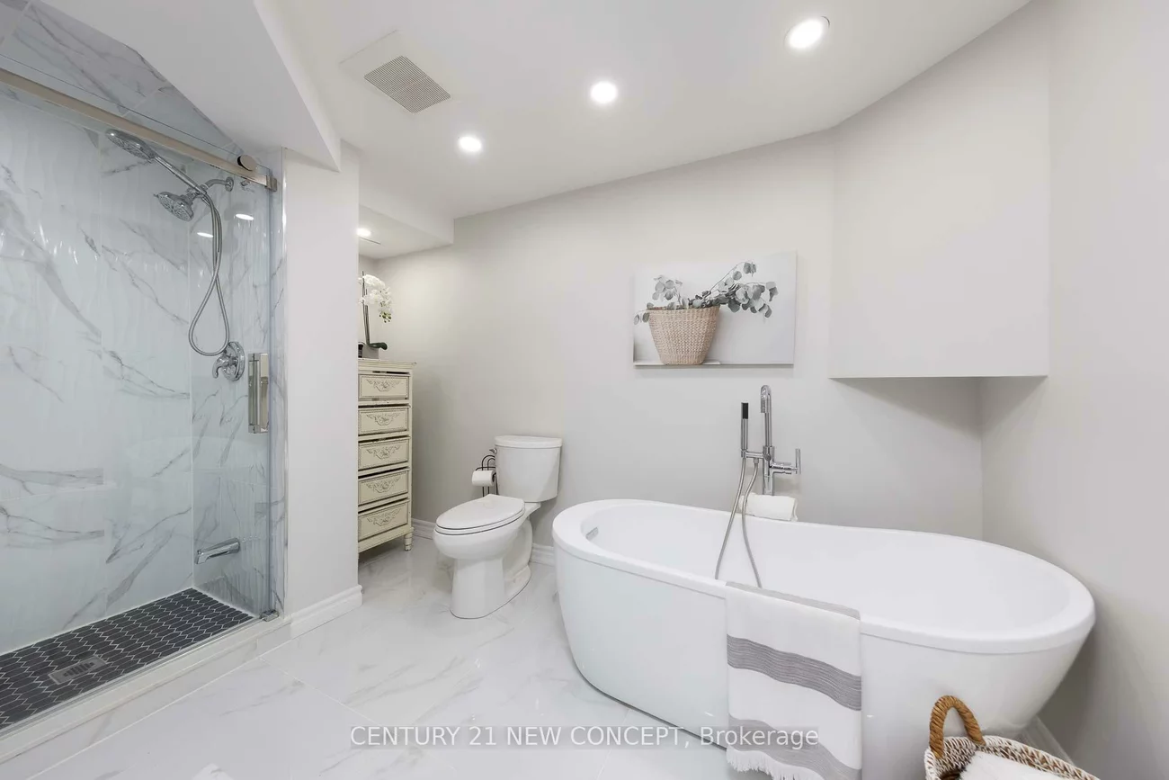 32, Strawberry Hill, Bolton East, Caledon