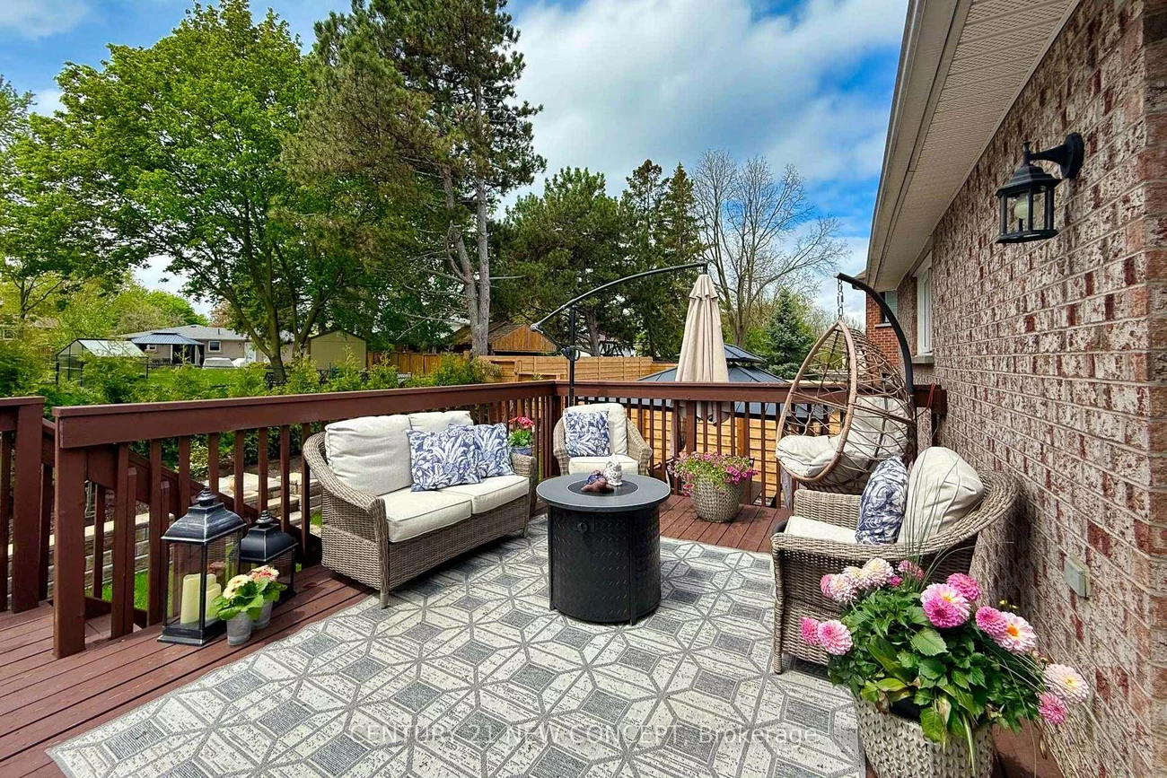 32, Strawberry Hill, Bolton East, Caledon