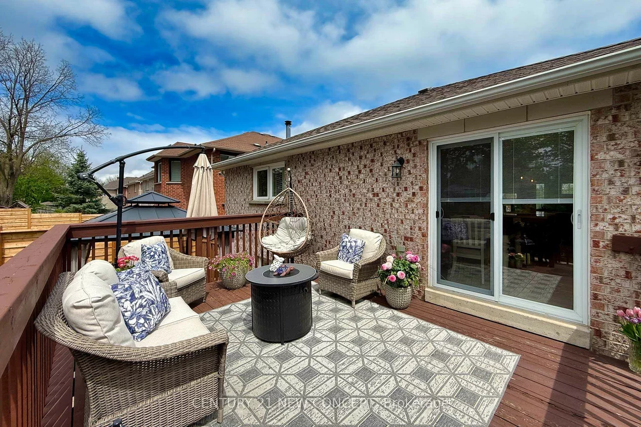 32, Strawberry Hill, Bolton East, Caledon