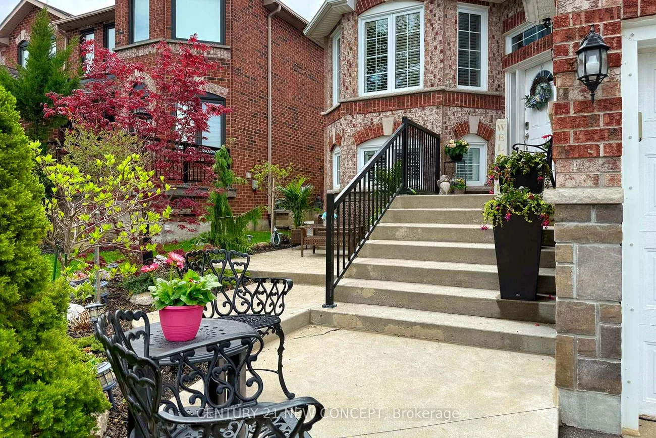 32, Strawberry Hill, Bolton East, Caledon