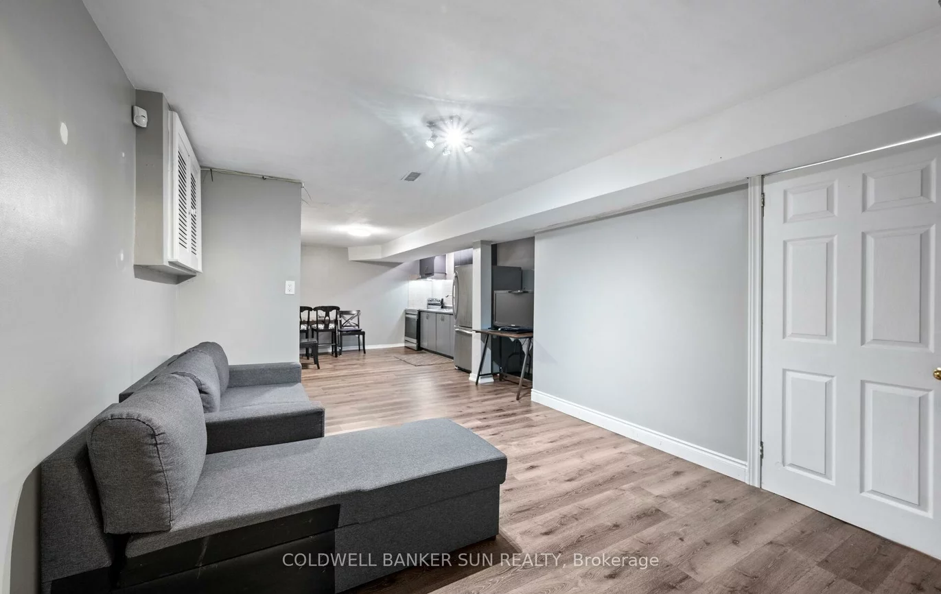 10, Corsham, Bolton East, Caledon