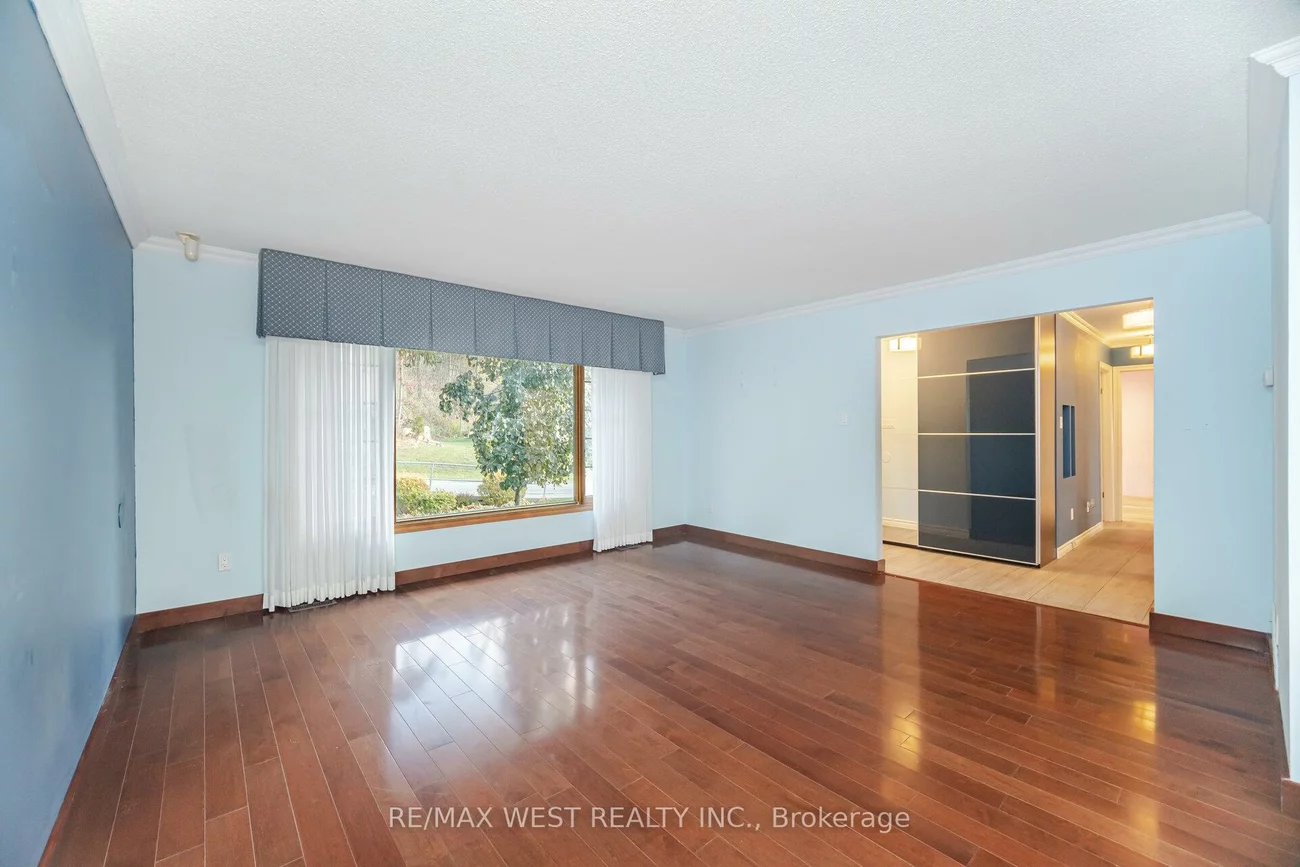 47, Elizabeth, Bolton West, Caledon