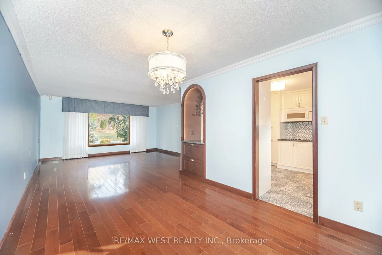 47, Elizabeth, Bolton West, Caledon