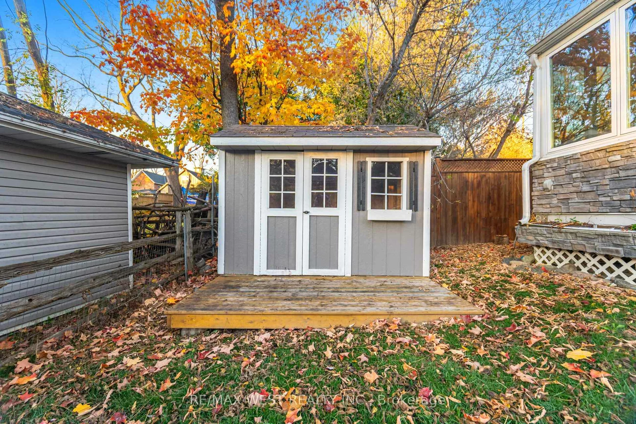 47, Elizabeth, Bolton West, Caledon