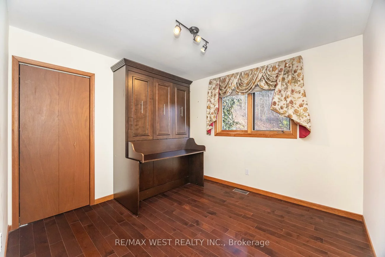 47, Elizabeth, Bolton West, Caledon