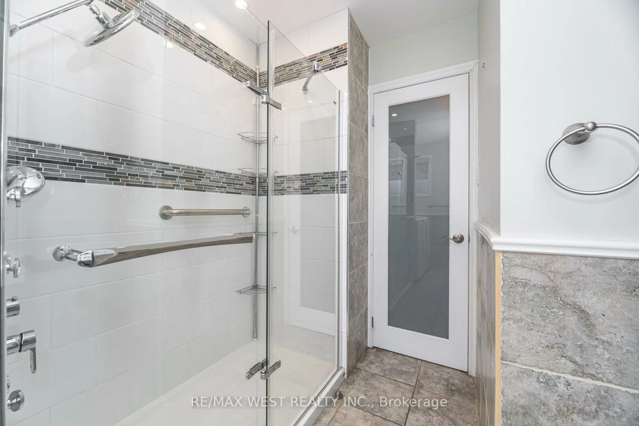 47, Elizabeth, Bolton West, Caledon