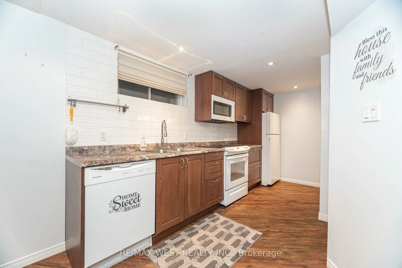 47, Elizabeth, Bolton West, Caledon