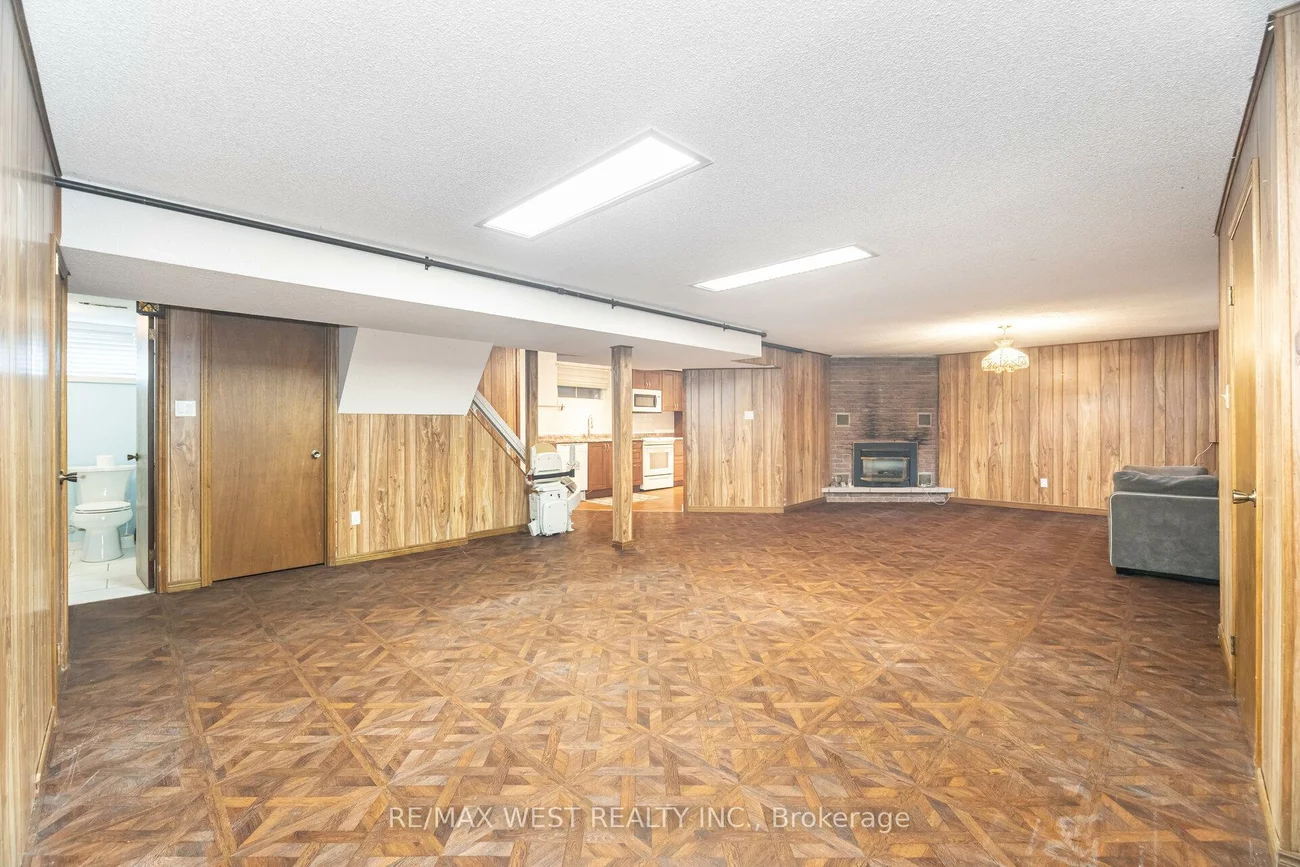 47, Elizabeth, Bolton West, Caledon