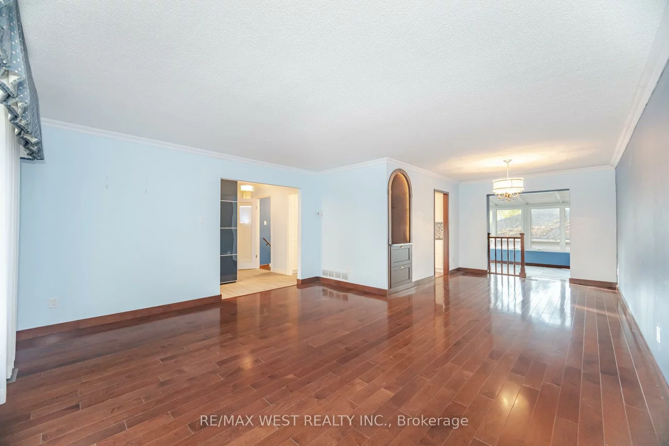 47, Elizabeth, Bolton West, Caledon