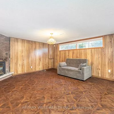 47, Elizabeth, Bolton West, Caledon