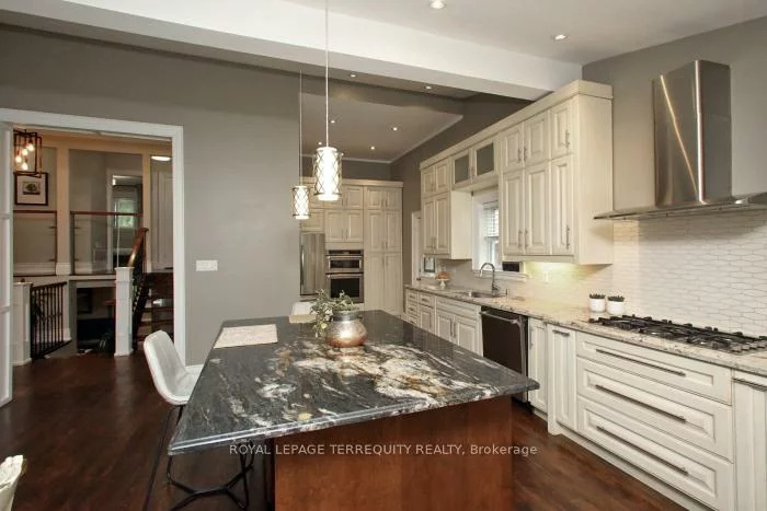 353, Kingsview, Bolton North, Caledon