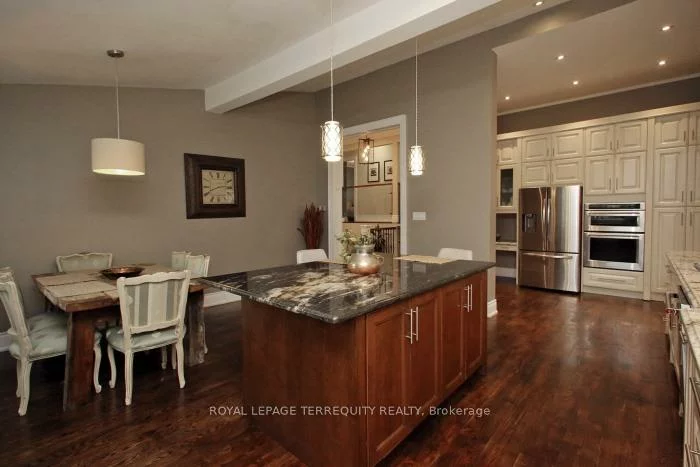 353, Kingsview, Bolton North, Caledon