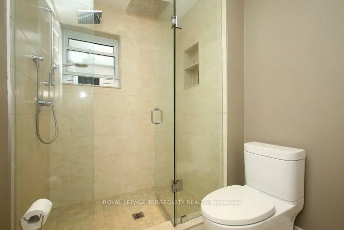 353, Kingsview, Bolton North, Caledon