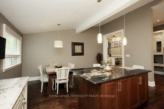 353, Kingsview, Bolton North, Caledon