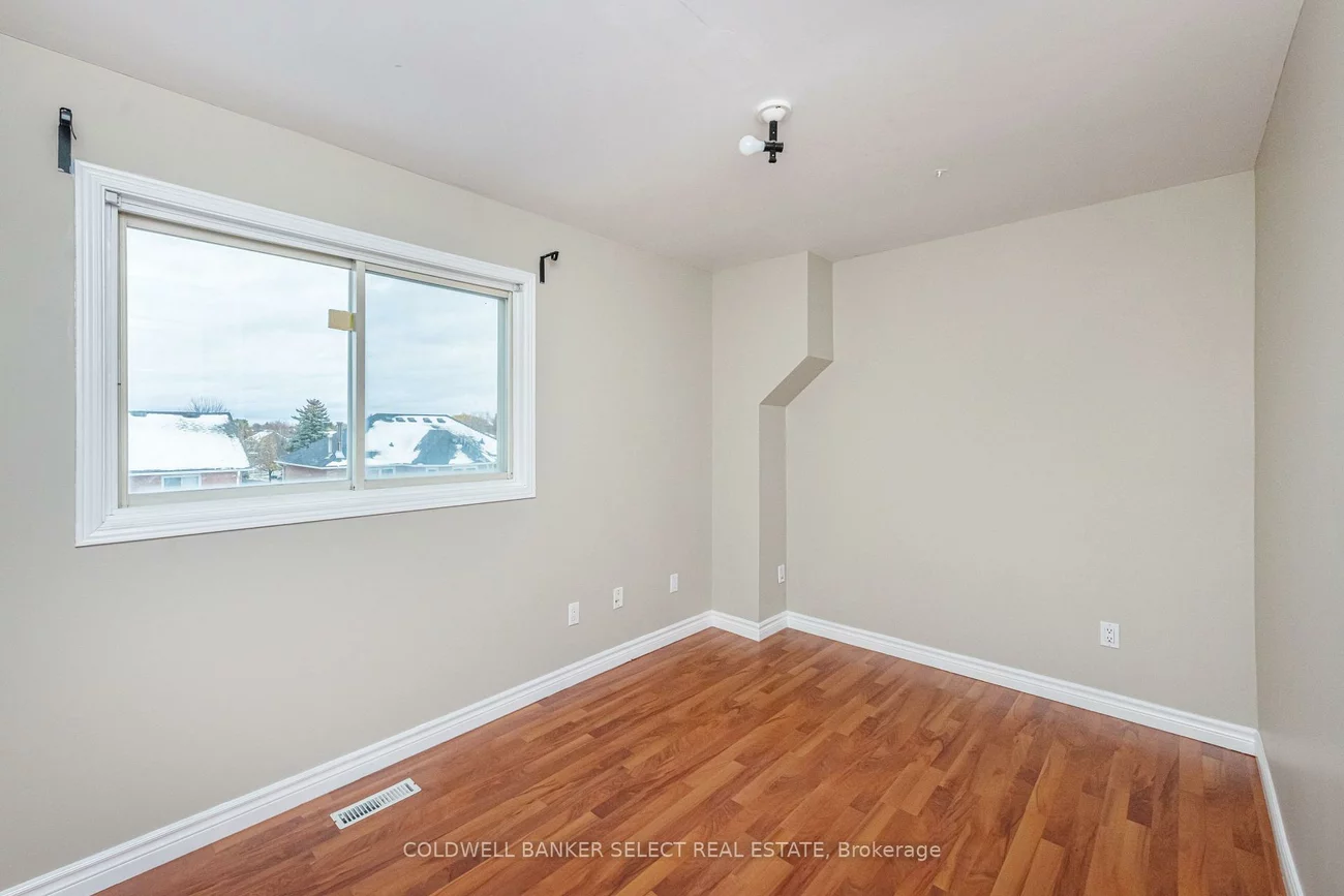 427, Kingsview, Bolton North, Caledon