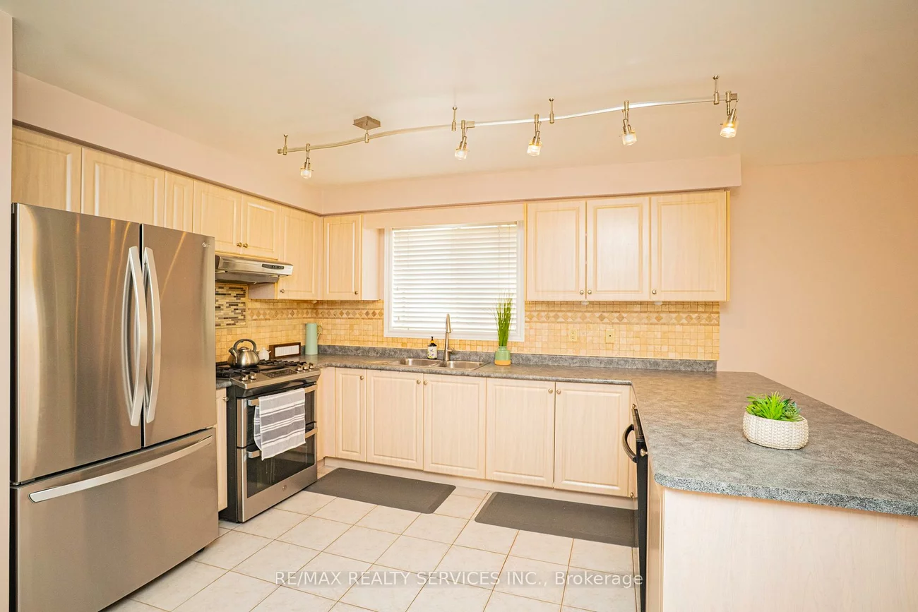 44, Edgar, Bolton East, Caledon