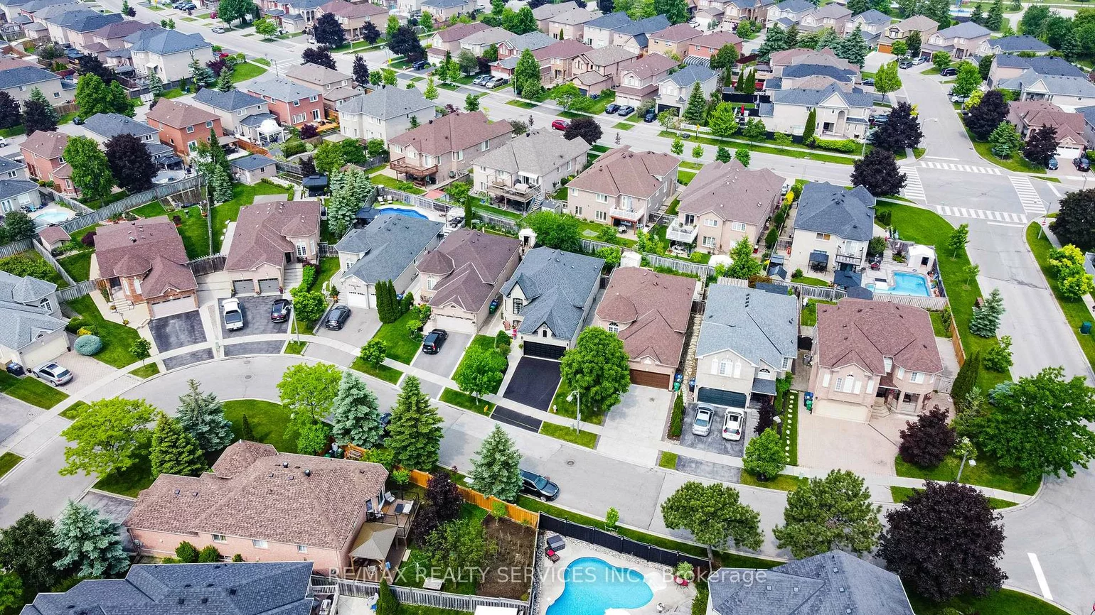 44, Edgar, Bolton East, Caledon