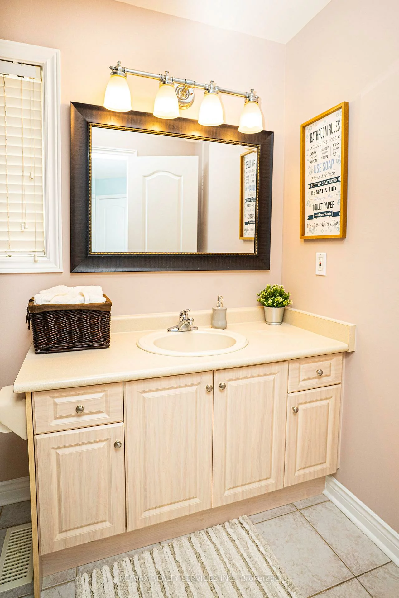 44, Edgar, Bolton East, Caledon