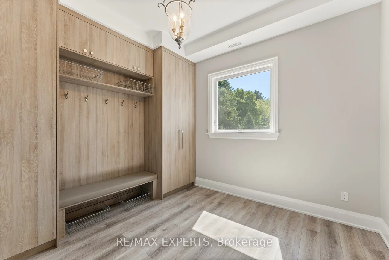 211, Pine, Palgrave, Caledon