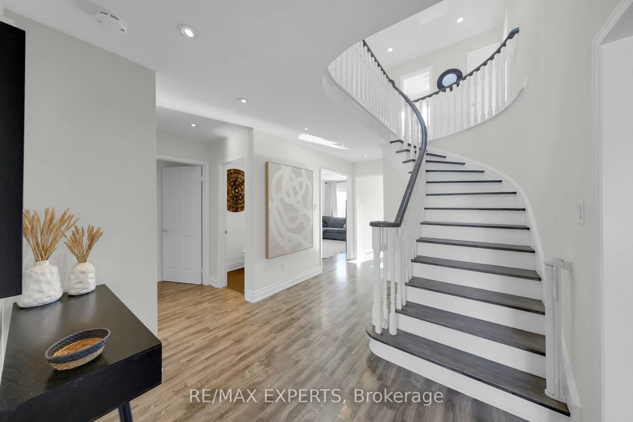 11, De Rose, Bolton West, Caledon