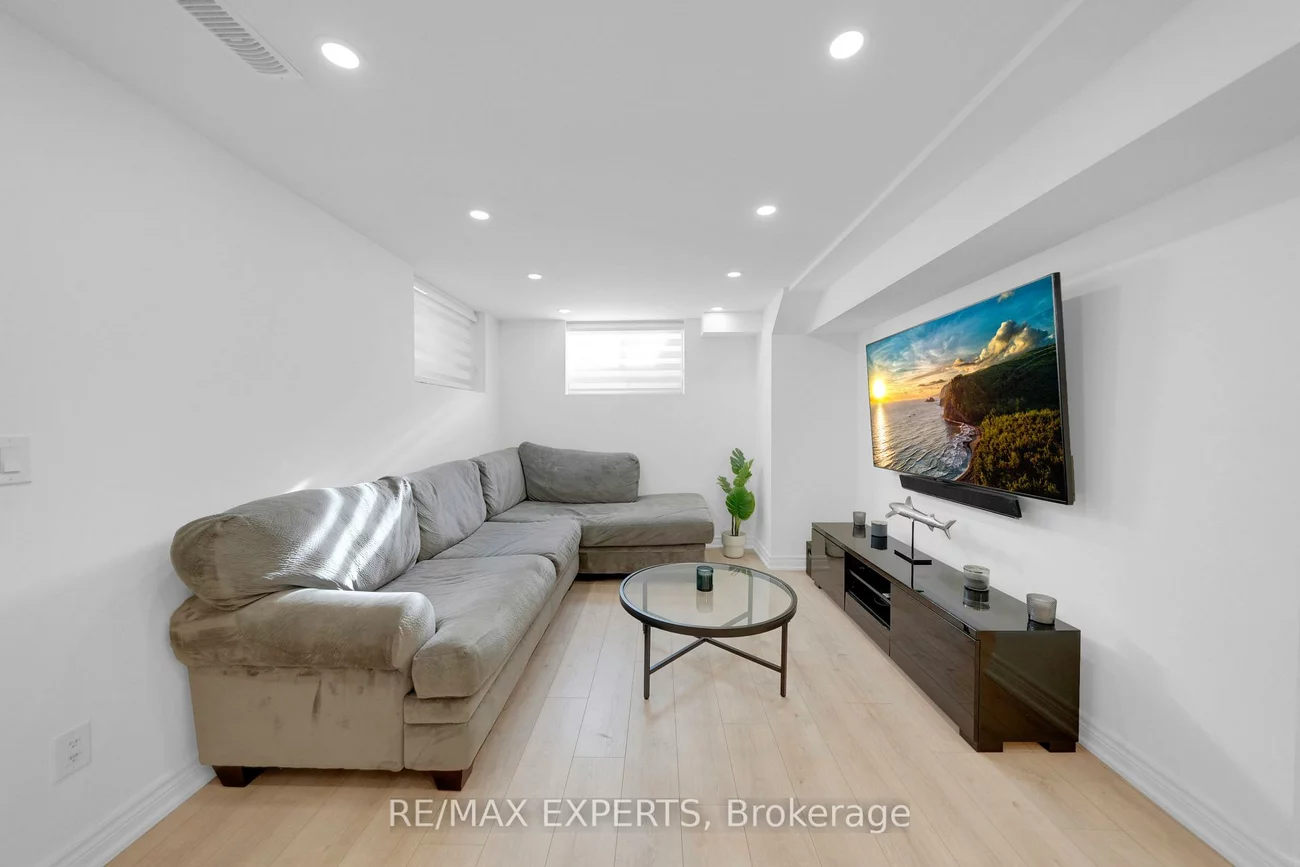 11, De Rose, Bolton West, Caledon