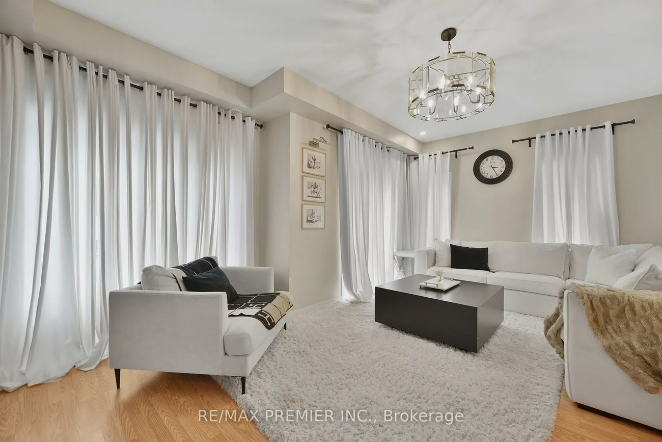 12, Heathrow, Bolton East, Caledon