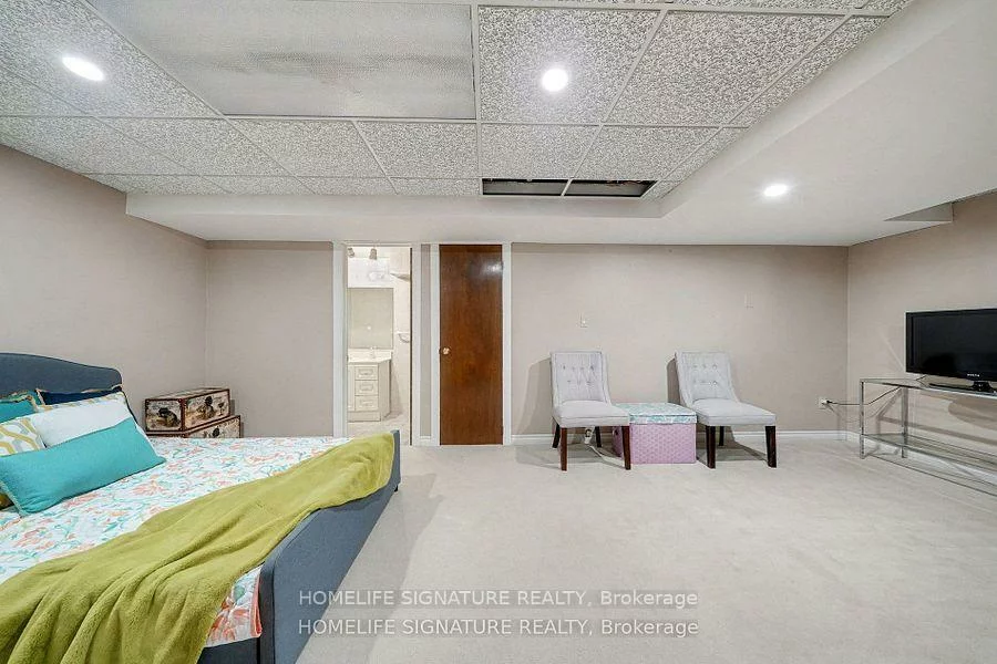 28, Walton, Palgrave, Caledon