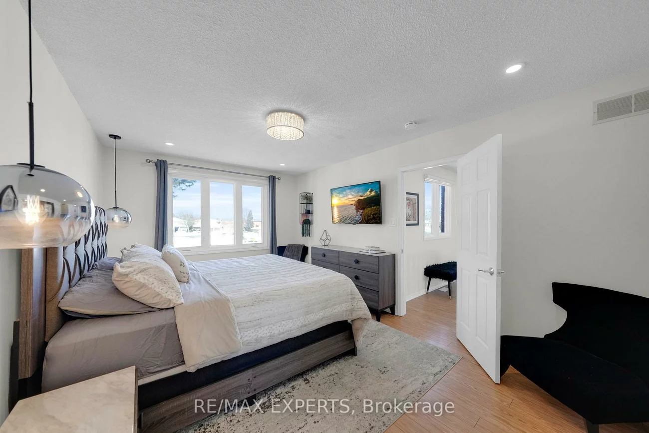 11, De Rose, Bolton West, Caledon