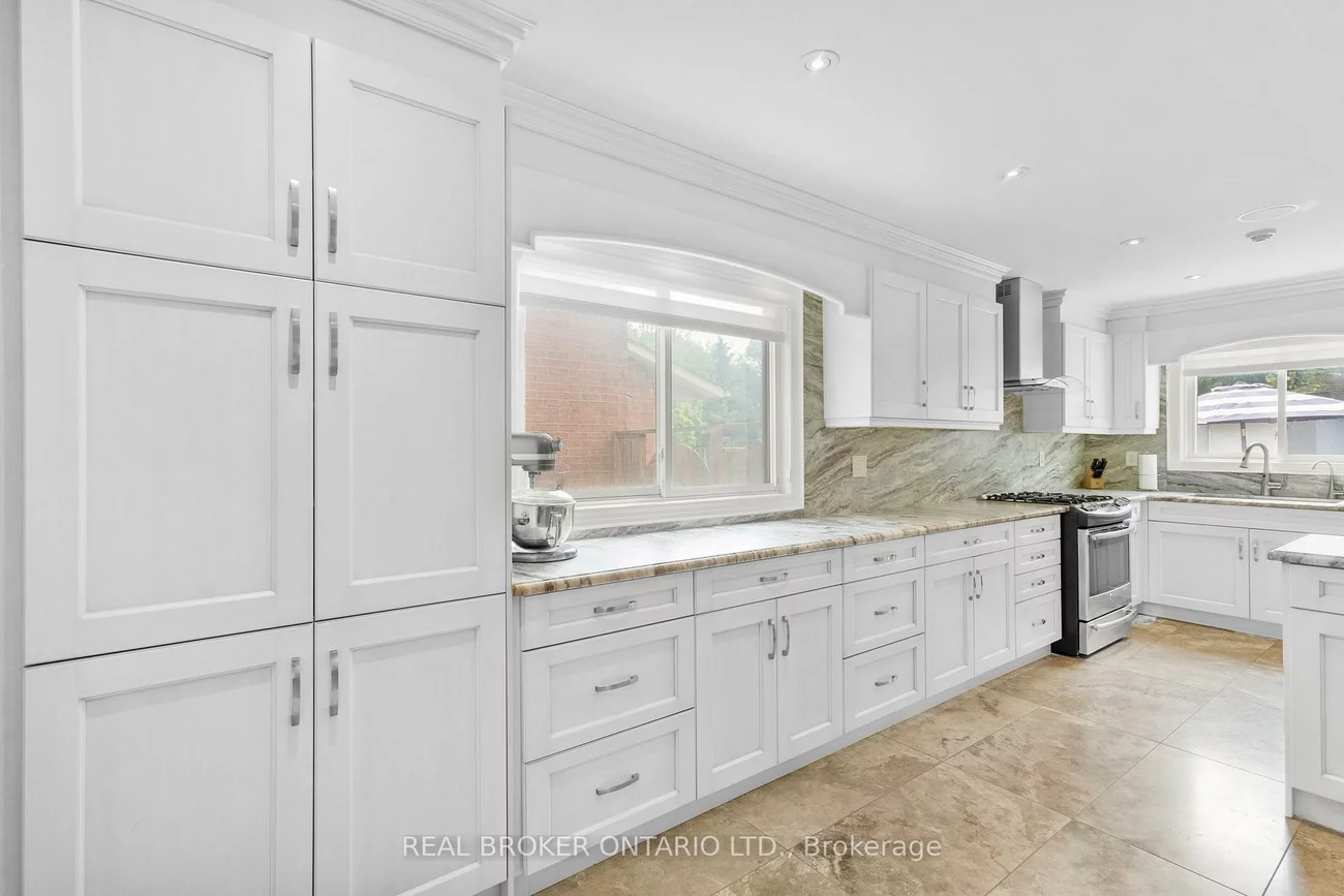 11, Fountainbridge, Bolton East, Caledon