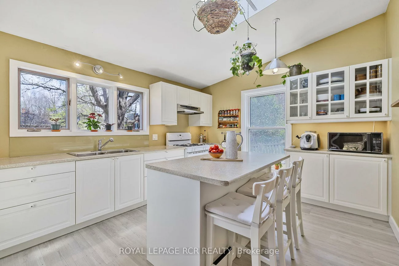 91, King, Bolton West, Caledon