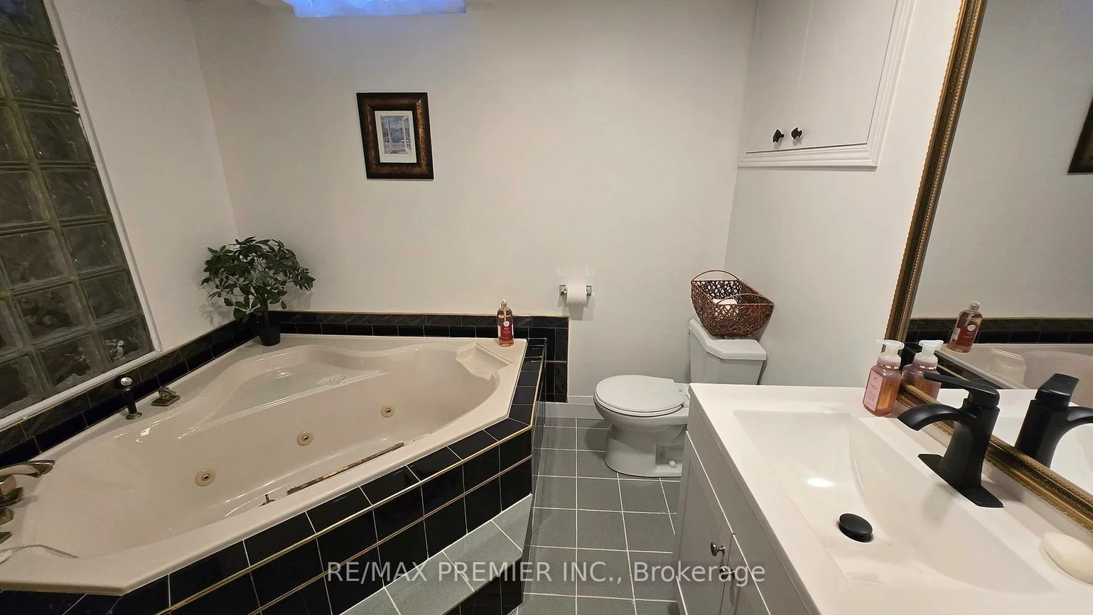 54, Fountainbridge, Bolton East, Caledon