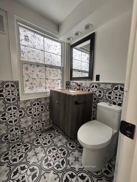 134, Queen, Bolton West, Caledon