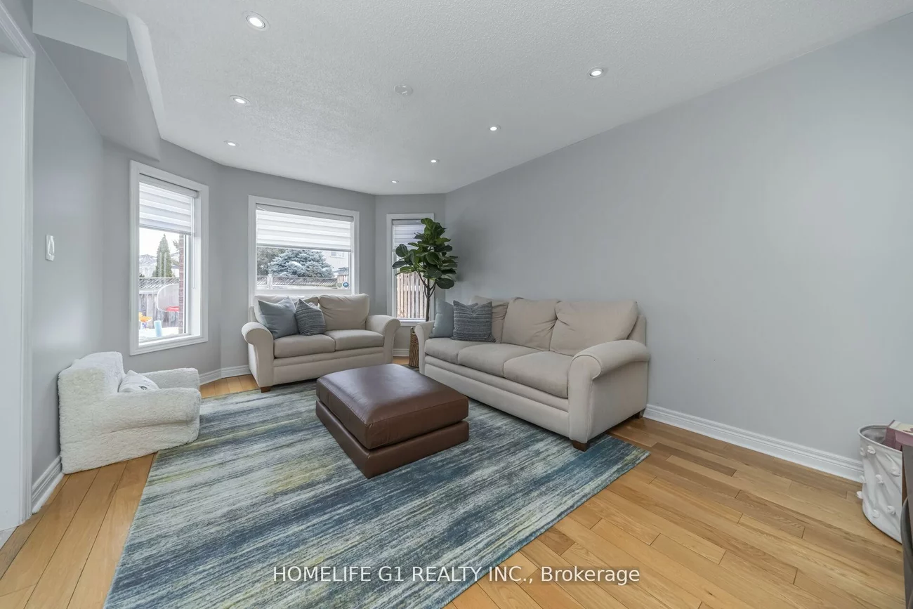 53, Humbershed, Bolton West, Caledon