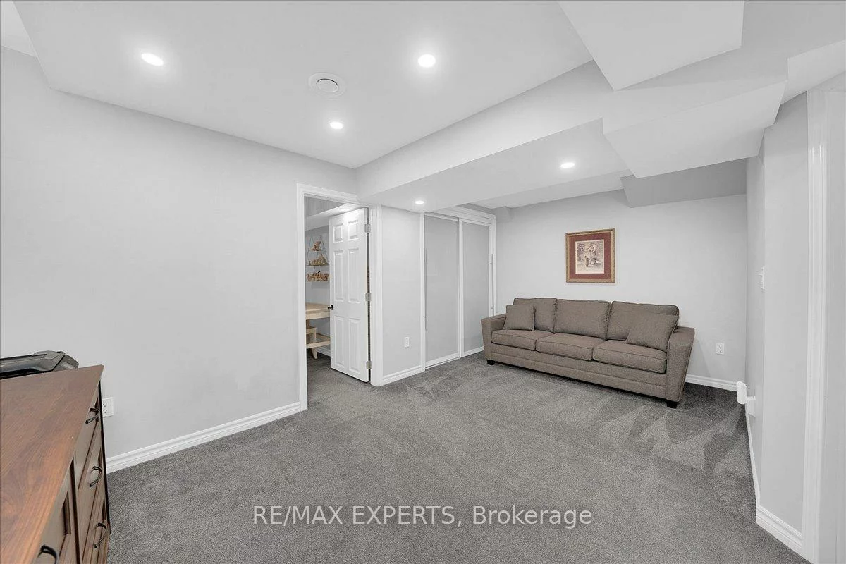 4, Knoll Haven, Bolton North, Caledon