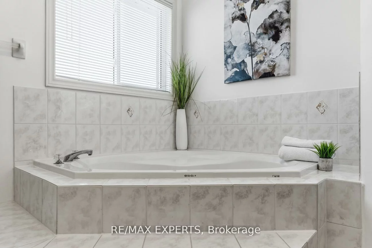 182, Waterbury, Bolton East, Caledon