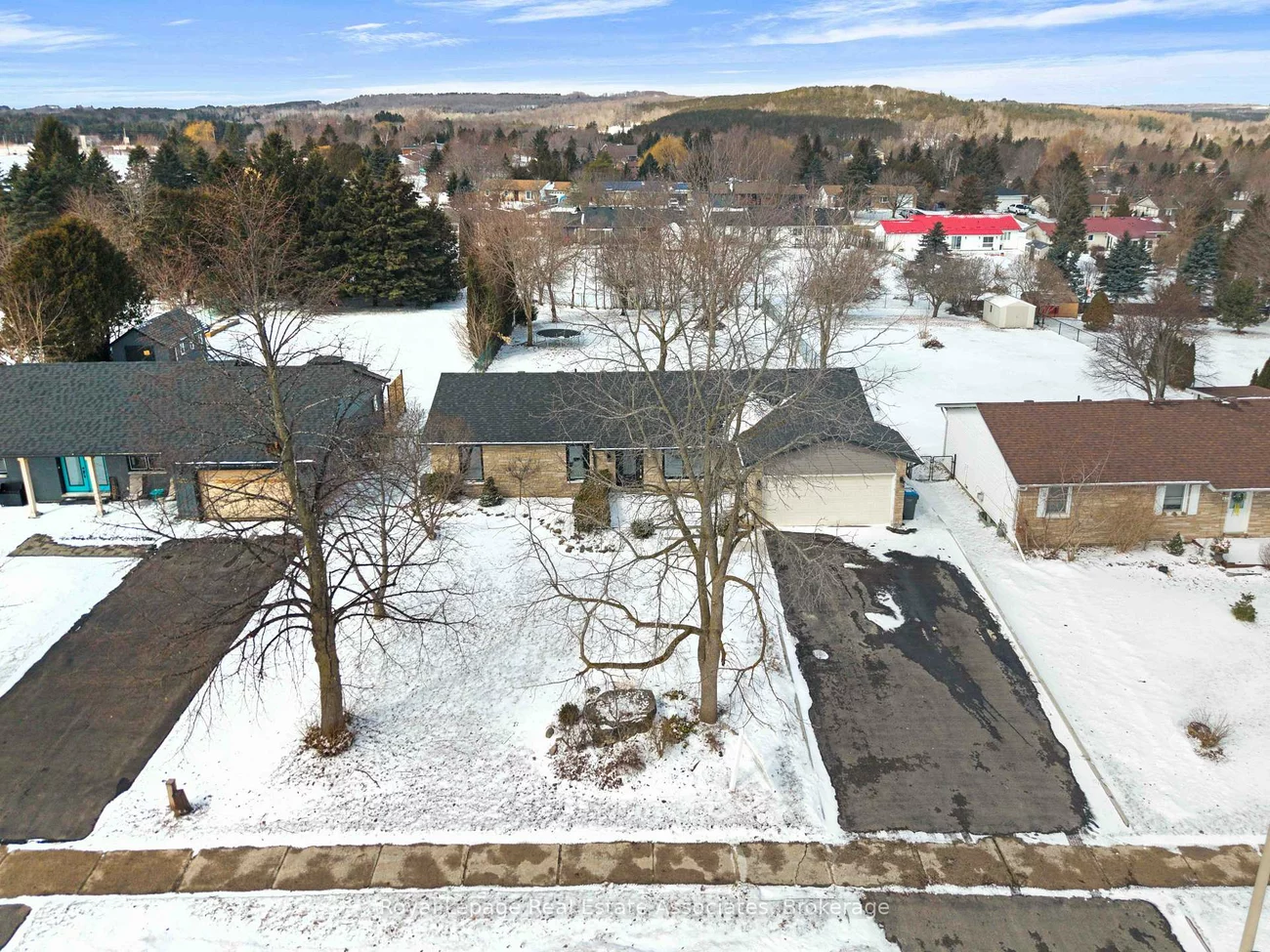 44, McClellan, Alton, Caledon
