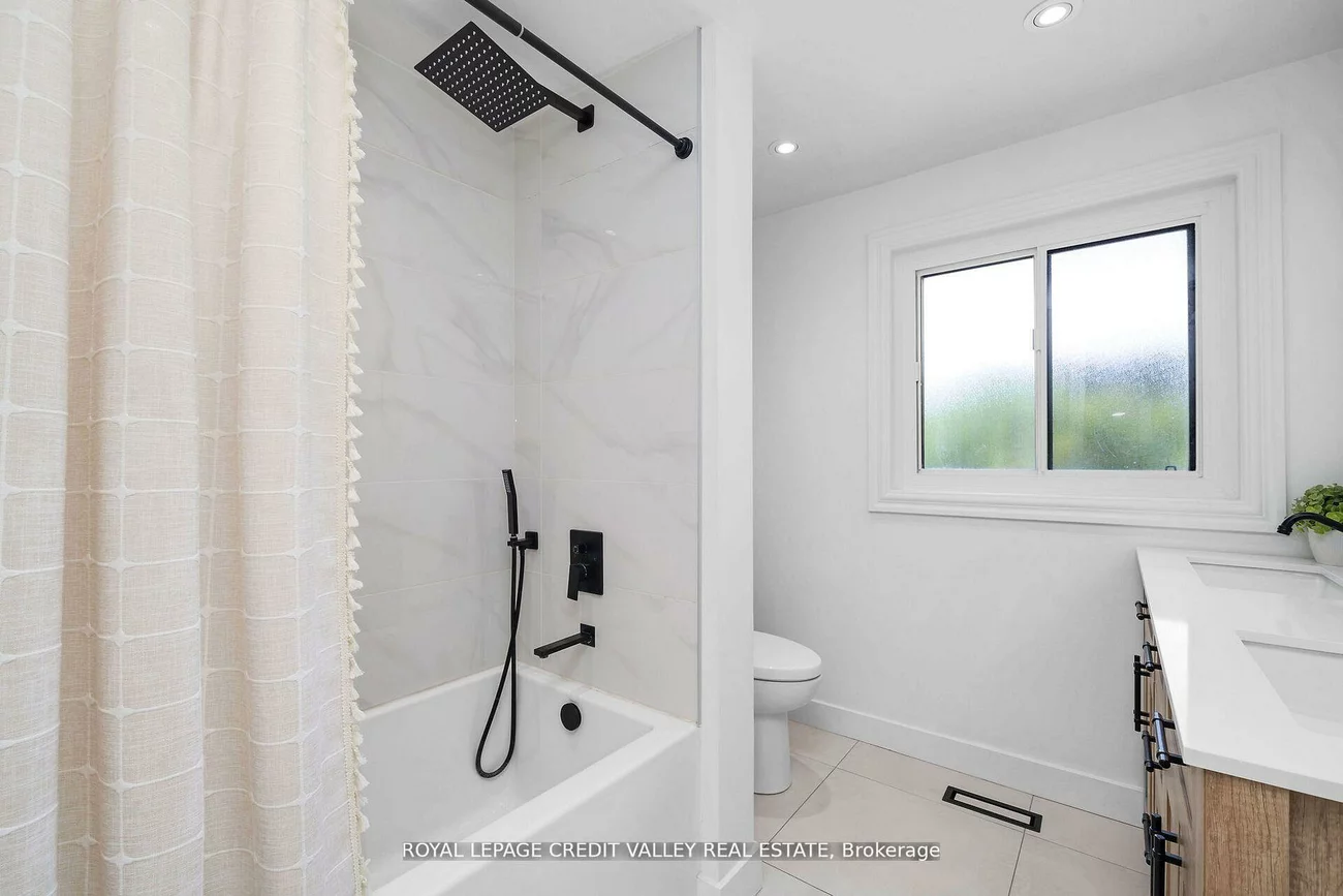 47, Larry, Caledon East, Caledon