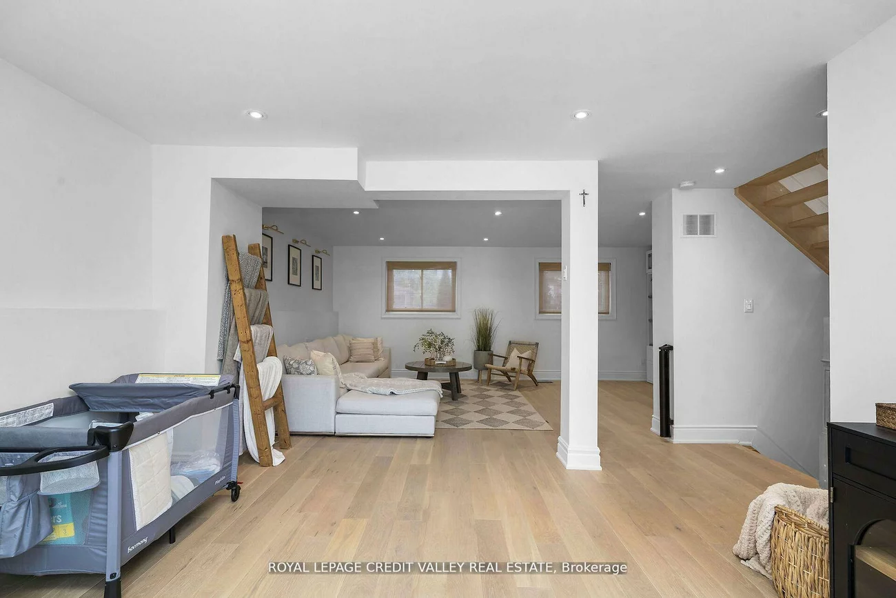 47, Larry, Caledon East, Caledon