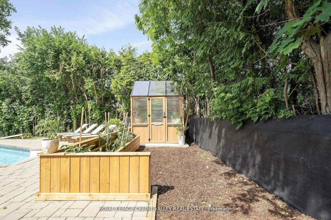 47, Larry, Caledon East, Caledon