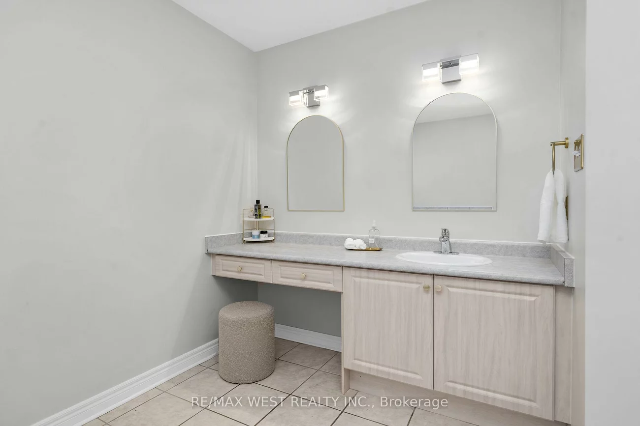 99, Gray Park, Bolton West, Caledon