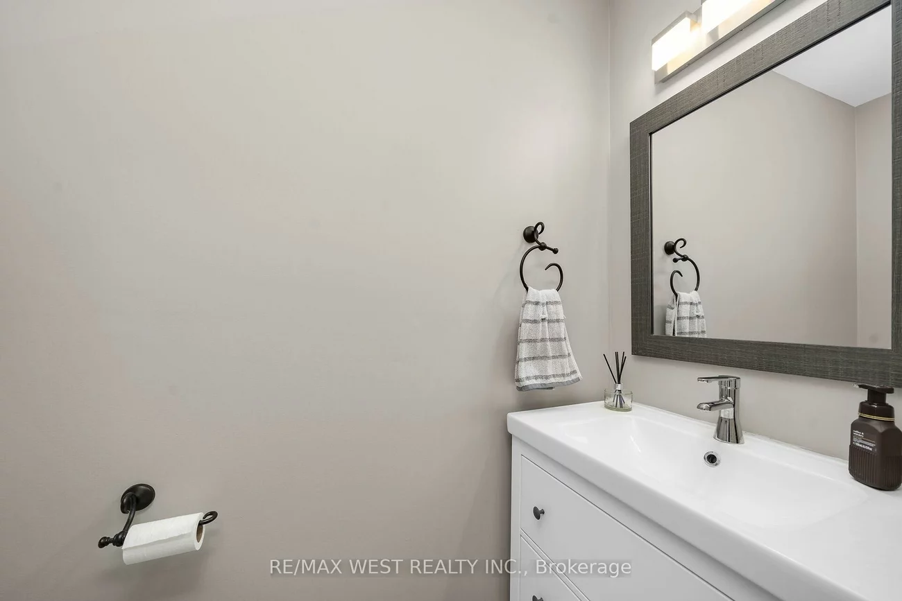 99, Gray Park, Bolton West, Caledon